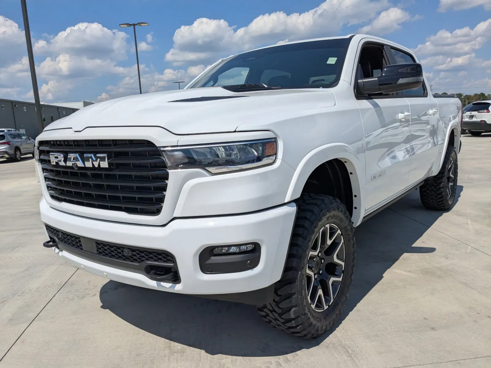 2026 RAM 1500 Laramie - Photo 8
