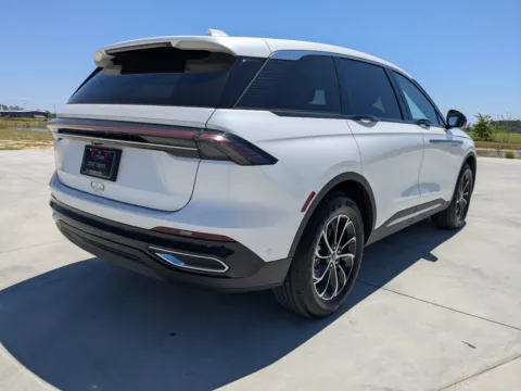 More photos of 2024 Lincoln Nautilus Premiere at Woody Folsom CDJR of Douglas, GA