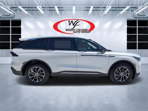 Photos of 2024 Lincoln Nautilus Premiere for sale in Douglas, GA at Woody Folsom CDJR of Douglas