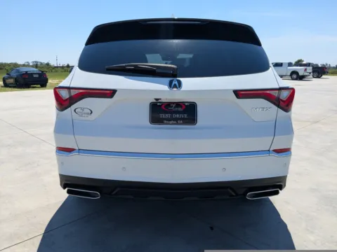 More photos of 2022 Acura MDX w/Technology Package at Woody Folsom CDJR of Douglas, GA