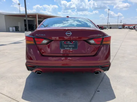 More photos of 2024 Nissan Altima 2.5 SL at Woody Folsom CDJR of Douglas, GA
