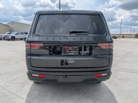 More photos of 2025 Jeep Wagoneer Series II Carbide at Woody Folsom CDJR of Douglas, GA