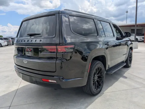 More photos of 2025 Jeep Wagoneer Series II Carbide at Woody Folsom CDJR of Douglas, GA