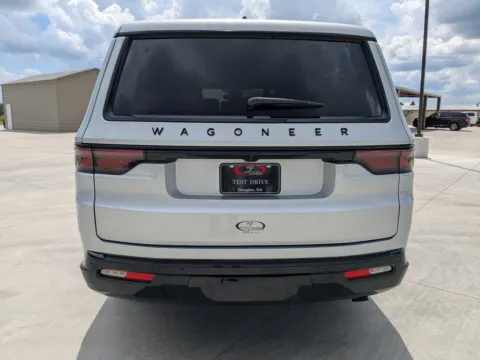 More photos of 2025 Jeep Wagoneer L Series II Carbide at Woody Folsom CDJR of Douglas, GA