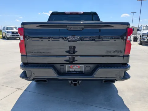 More photos of 2025 Chevrolet Silverado 1500 High Country at Woody Folsom CDJR of Douglas, GA