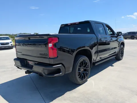 More photos of 2025 Chevrolet Silverado 1500 High Country at Woody Folsom CDJR of Douglas, GA