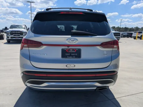 More photos of 2022 Hyundai Santa Fe SEL at Woody Folsom CDJR of Douglas, GA