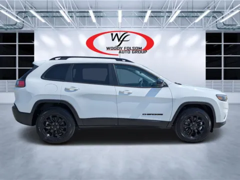 Photos of 2023 Jeep Cherokee Altitude Lux for sale in Douglas, GA at Woody Folsom CDJR of Douglas