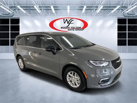 Another view of 2025 Chrysler Pacifica Select for sale in Douglas, GA at Woody Folsom CDJR of Douglas