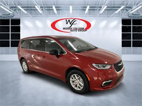 Another view of 2025 Chrysler Pacifica Select for sale in Douglas, GA at Woody Folsom CDJR of Douglas