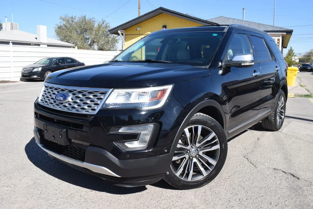 2016 Ford Explorer Platinum's photo