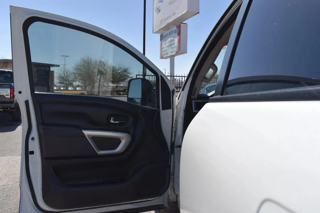 2016 Nissan Titan XD Pro-4X - Photo 16