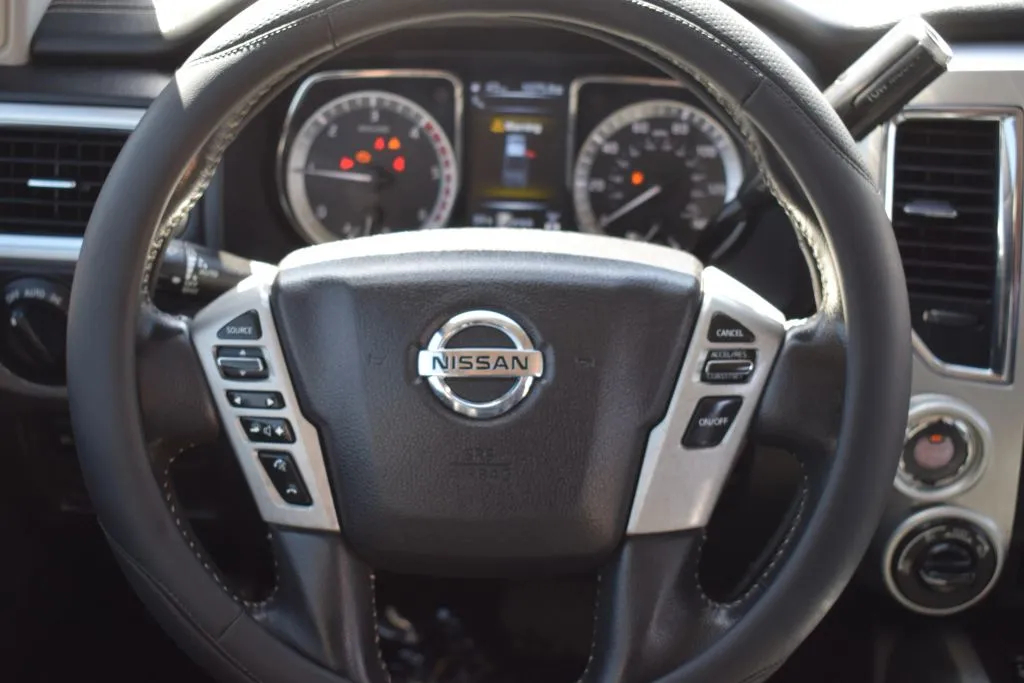 2016 Nissan Titan XD Pro-4X - Photo 29