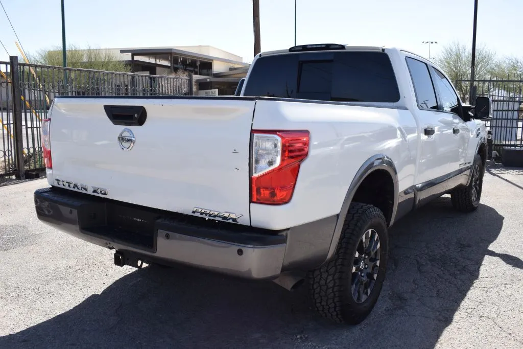 2016 Nissan Titan XD Pro-4X - Photo 7