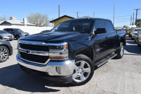 Black 2018 Chevrolet Silverado 1500 Crew Cab LT Pickup 4D 5 3/4 ft for sale in El Paso, TX