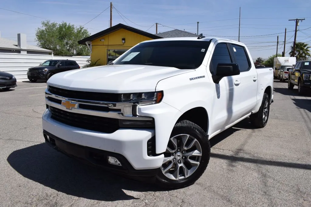 White 2021 Chevrolet Silverado 1500 Crew Cab RST Pickup 4D 5 3/4 ft for sale in El Paso, TX