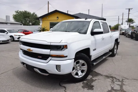 White 2017 Chevrolet Silverado 1500 Crew Cab LT Z71 4WD 5.3L V8 for sale in El Paso, TX