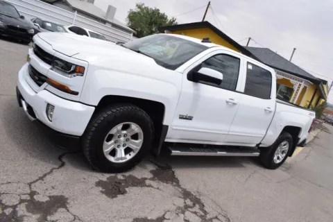 Another view of 2017 Chevrolet Silverado 1500 Crew Cab LT Z71 4WD 5.3L V8 for sale in El Paso, TX at Select Automotive Inc.