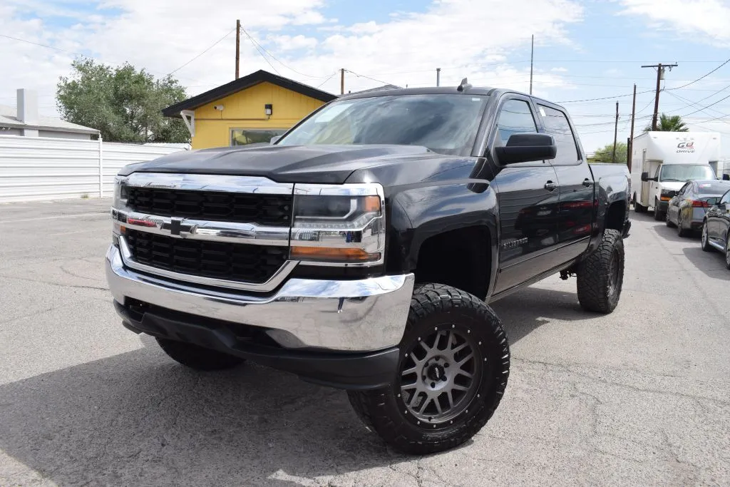 Red 2016 Chevrolet Silverado 1500 Crew Cab Z71 LT Pickup 4D 6 1/2 ft for sale in El Paso, TX