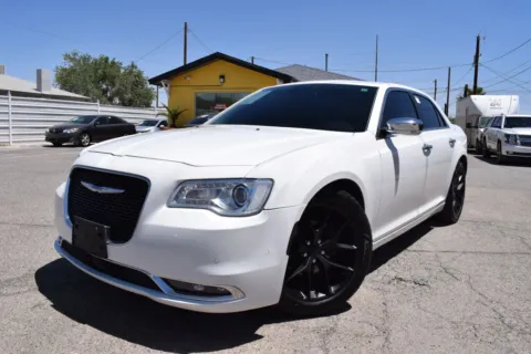 White 2018 Chrysler 300 Limited Sedan 4D for sale in El Paso, TX