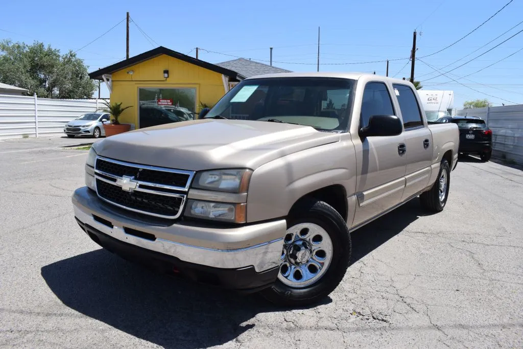 Gold 2007 Chevrolet Silverado (Classic) 1500 Crew Cab LS Pickup 4D 5 3/4 ft for sale in El Paso, TX