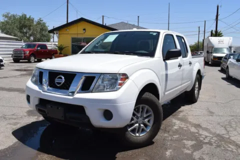 White 2016 Nissan Frontier Crew Cab SV Pickup 4D 5 ft for sale in El Paso, TX