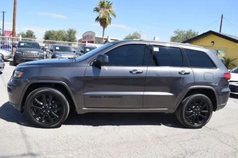 More photos of 2019 Jeep Grand Cherokee Altitude Sport Utility 4D at Select Automotive Inc., TX