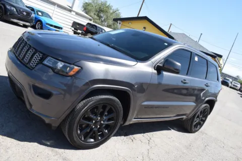 Another view of 2019 Jeep Grand Cherokee Altitude Sport Utility 4D for sale in El Paso, TX at Select Automotive Inc.