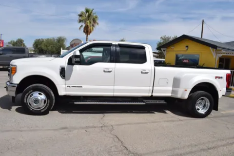 More photos of 2017 Ford F350 Super Duty Crew Cab Lariat Pickup 4D 8 ft at Select Automotive Inc., TX