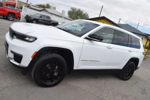 Another view of 2024 Jeep Grand Cherokee L Limited Sport Utility 4D for sale in El Paso, TX at Select Automotive Inc.