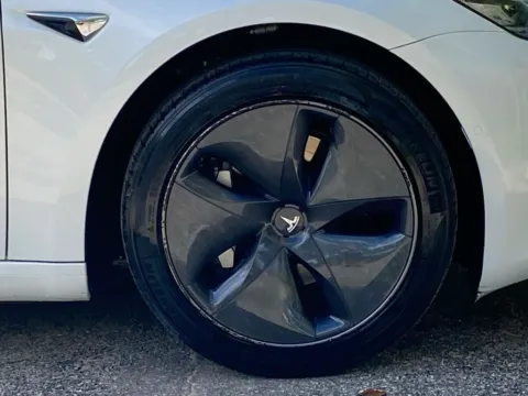 More photos of 2020 Tesla Model 3 Standard Range Plus at Auto Trust USA, FL