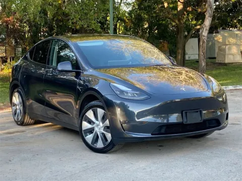 Another view of 2024 Tesla Model Y Standard Range for sale in Miramar, FL at Auto Trust USA