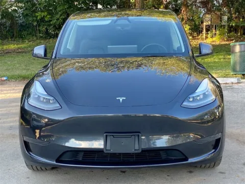 Photos of 2024 Tesla Model Y Standard Range for sale in Miramar, FL at Auto Trust USA