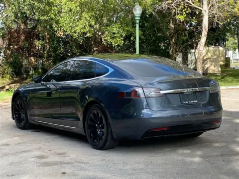 More photos of 2017 Tesla Model S 60 at Auto Trust USA, FL
