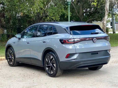 More photos of 2022 Volkswagen ID.4 Pro at Auto Trust USA, FL