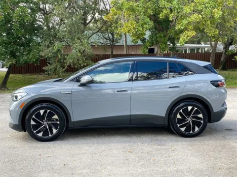 More photos of 2022 Volkswagen ID.4 Pro at Auto Trust USA, FL