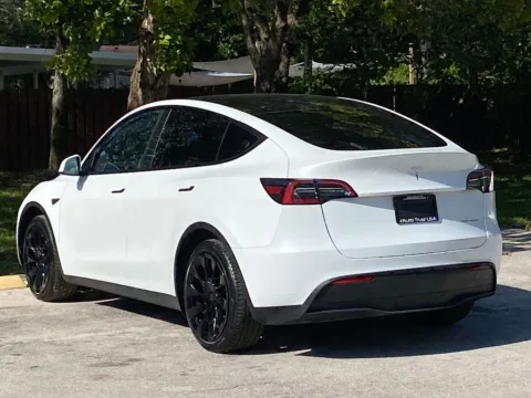 More photos of 2023 Tesla Model Y Long Range at Auto Trust USA, FL