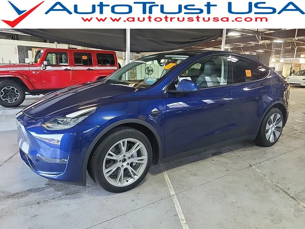 2023 Tesla Model Y Long Range's photo