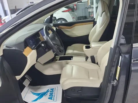 More photos of 2018 Tesla Model X 100D at Auto Trust USA, FL