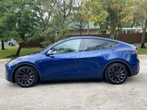 More photos of 2022 Tesla Model Y Performance at Auto Trust USA, FL