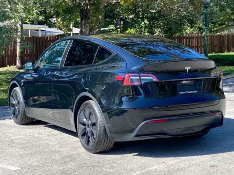More photos of 2024 Tesla Model Y Long Range at Auto Trust USA, FL