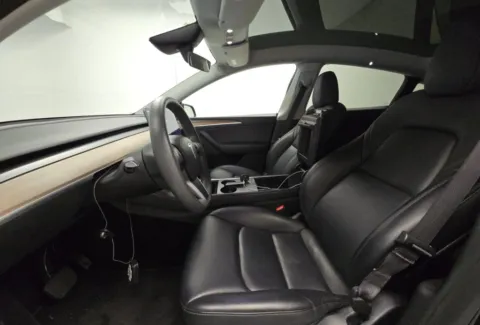 More photos of 2024 Tesla Model Y Long Range at Auto Trust USA, FL