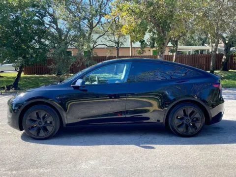 More photos of 2024 Tesla Model Y Long Range at Auto Trust USA, FL