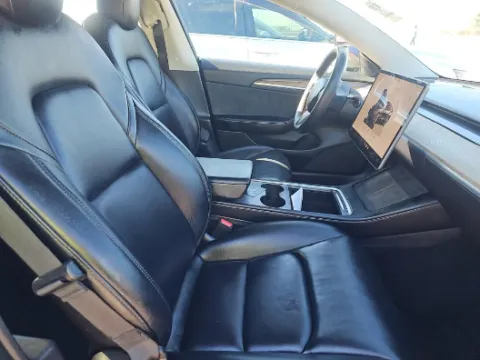 More photos of 2022 Tesla Model 3 at Auto Trust USA, FL