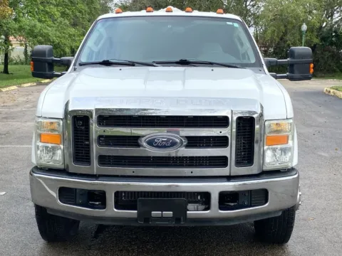 Photos of 2008 Ford Super Duty F-350 DRW XL for sale in Miramar, FL at Auto Trust USA