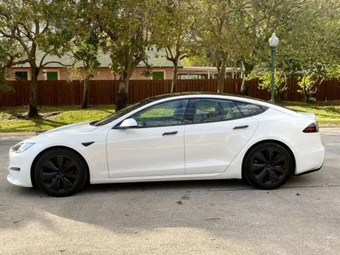 More photos of 2023 Tesla Model S at Auto Trust USA, FL