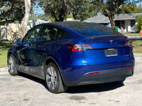 More photos of 2023 Tesla Model Y Long Range at Auto Trust USA, FL