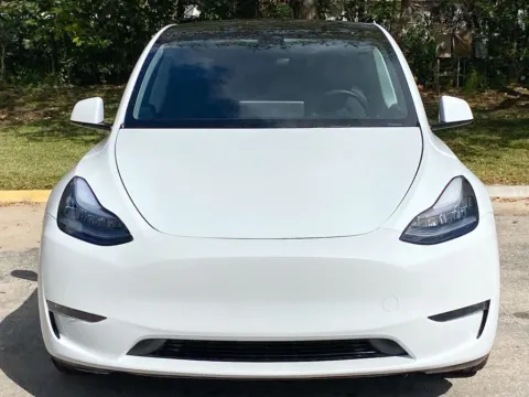 More photos of 2021 Tesla Model Y Long Range at Auto Trust USA, FL