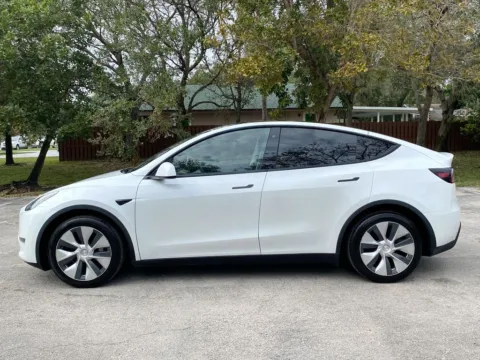 More photos of 2020 Tesla Model Y Long Range at Auto Trust USA, FL