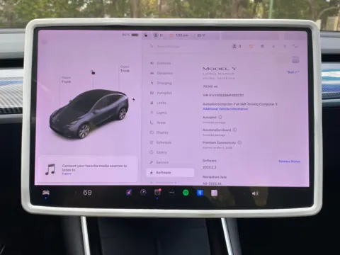 Photos of 2021 Tesla Model Y Long Range for sale in Miramar, FL at Auto Trust USA